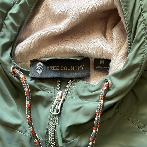 Free Country. Green jacket. Faux fur lining, hood, size M. Soft, very nice! - Picture 2 of 3